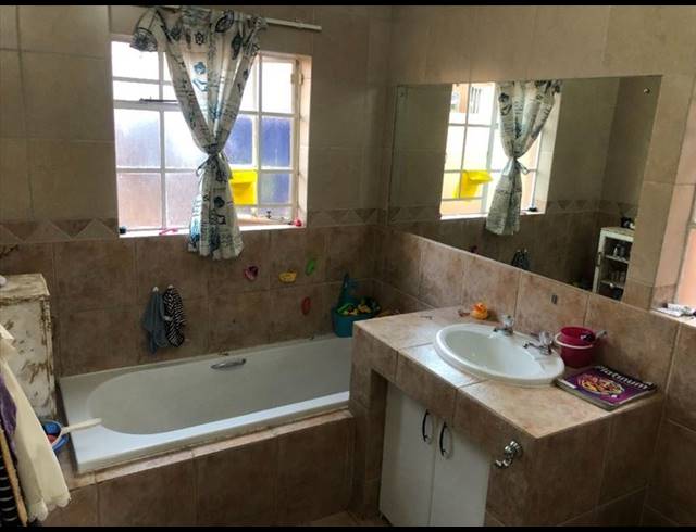 3 BEDROOM APARTMENT FOR SALE IN GLEN MARAIS